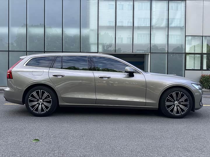 Volvo V60 2021 B 5 — фото 4