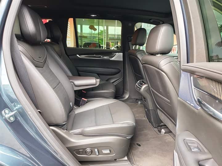 Cadillac XT6 2025 2.0 T 4 WD — фото 10