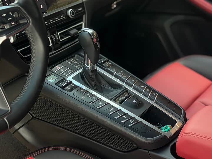 Porsche Macan 2022 Macan 2.0 T — фото 7