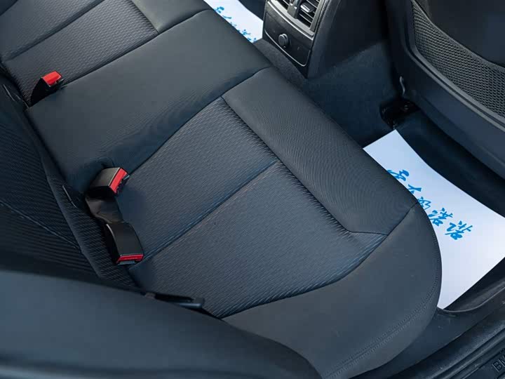 BMW 1-Series 2015 120i Leading — фото 53