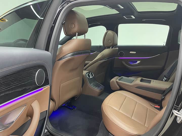 Mercedes-Benz E-Class 2022 E 260 L Sport — фото 6