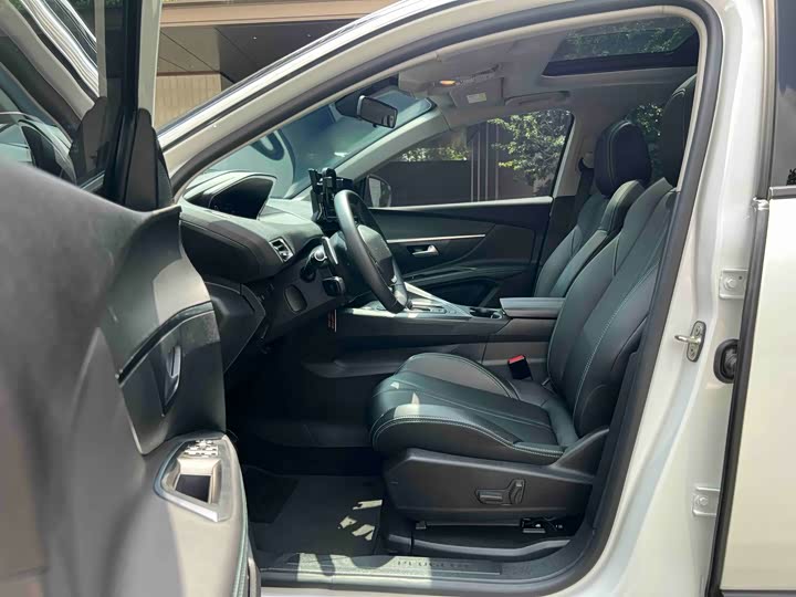 Peugeot 5008 2021 360 THP 5 — фото 9