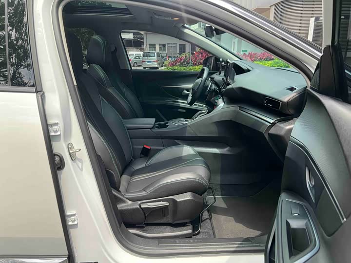 Peugeot 5008 2021 360 THP 5 — фото 12