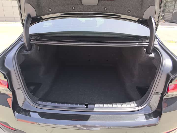 BMW 5-Series 2022 530 Li Leading M — фото 19