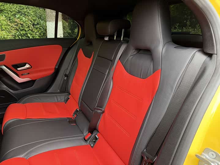 Mercedes-Benz A-Class 2024 AMG A 35 4 MATIC — фото 15