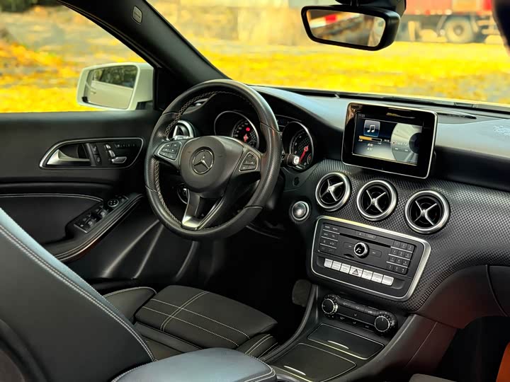 Mercedes-Benz A-Class — фото 12
