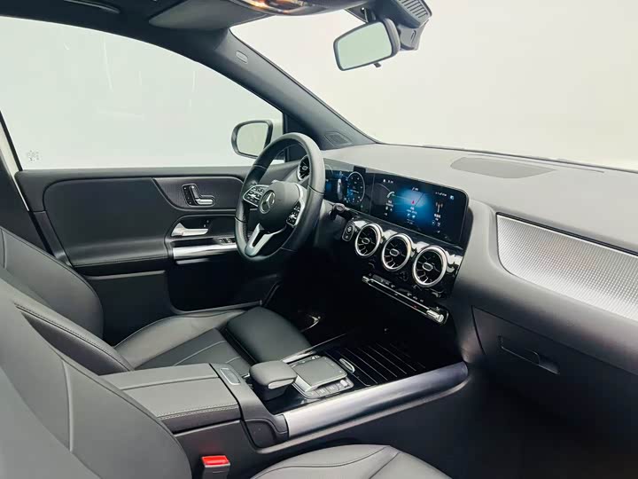 Mercedes-Benz B-Class 2021 B 200 — фото 5