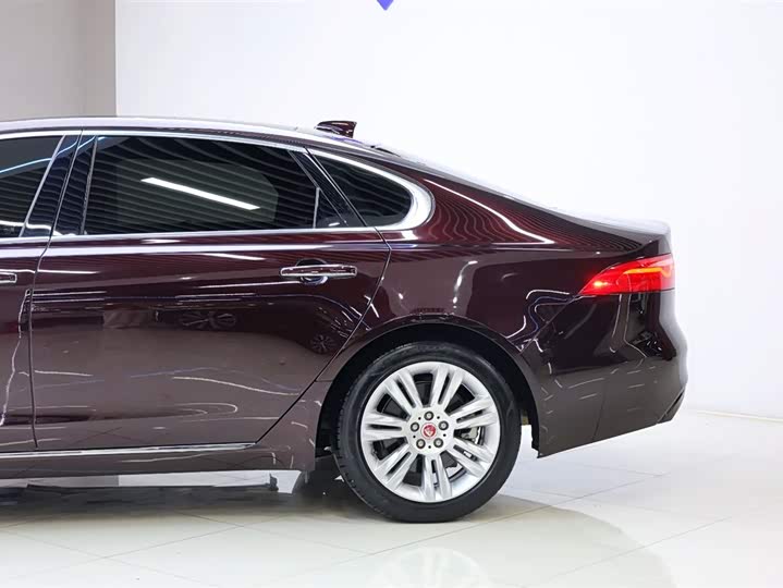 Jaguar XFL 2018 XFL 2.0 T 250 PS — фото 4