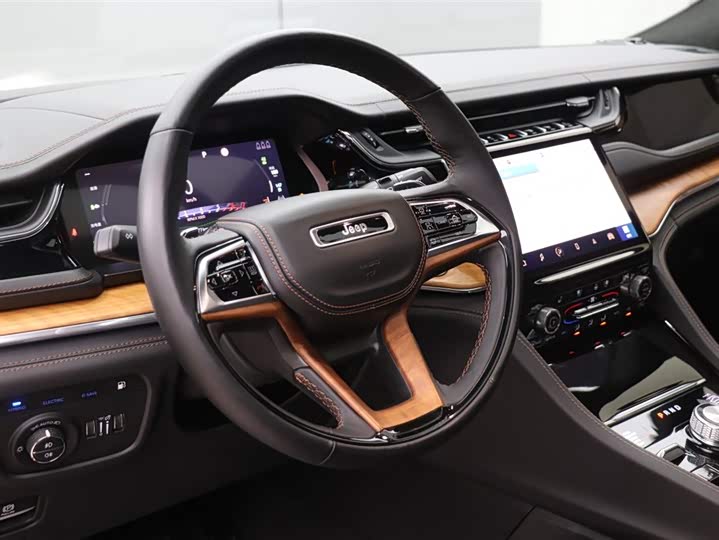 Jeep Grand Cherokee 4xe — фото 13