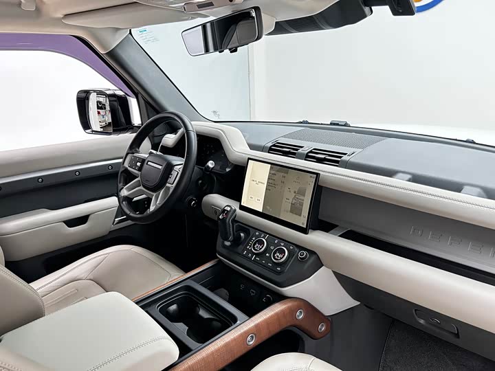 Land Rover Defender — фото 12
