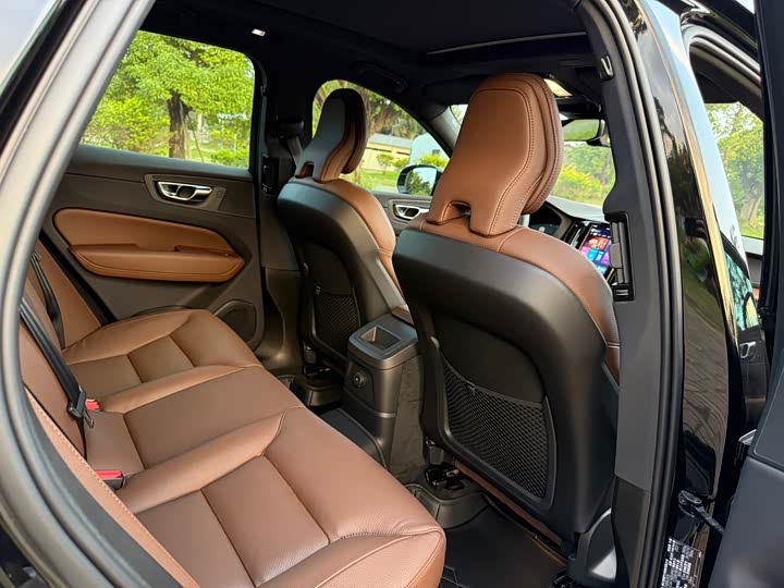 Volvo XC60 Hybrid 2024 T 8 PHEV 4 WD — фото 18
