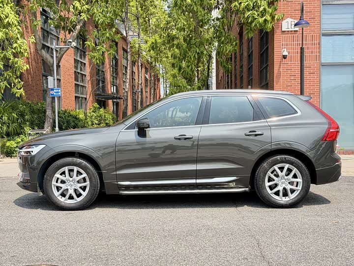 Volvo XC60 2021 T 5 4 WD — фото 2