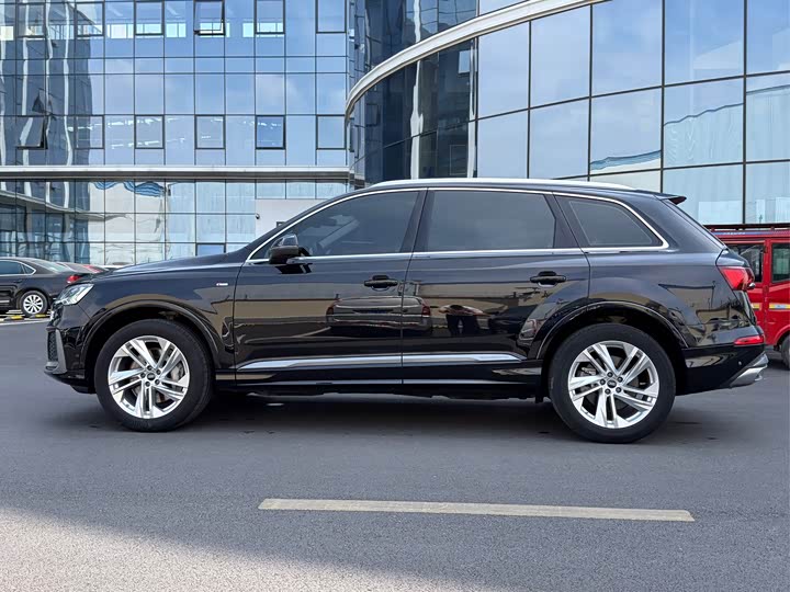 Audi Q7 2021 45 TFSI quattro S line Sport — фото 3