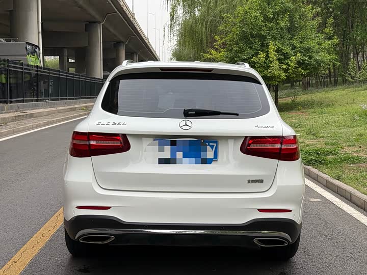 Mercedes-Benz GLC 2016 GLC 260 4 MATIC Luxury — фото 4
