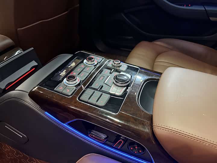 Audi A8 2014 A 8 L 45 TFSI quattro Luxury — фото 15