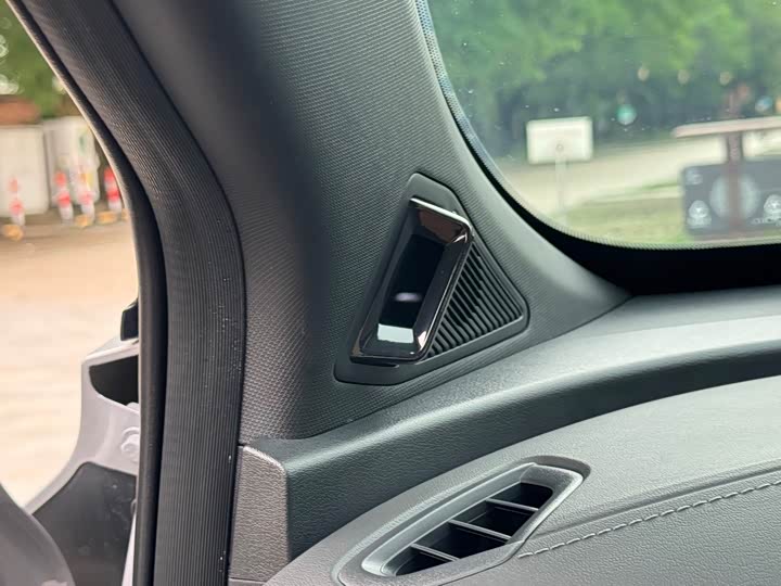 Changan UNI-T 2022 1.5 T Premium — фото 17