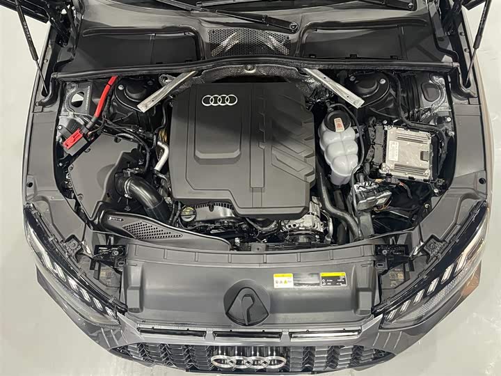 Audi A4L 2024 40 TFSI quattro RS — фото 13