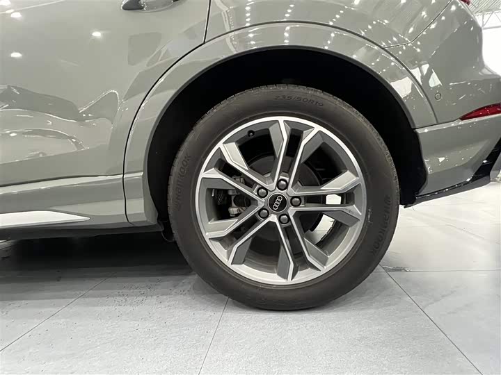 Audi Q3 2024 40 TFSI — фото 21