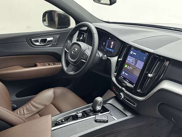 Volvo XC60 2022 B 5 4 WD — фото 20