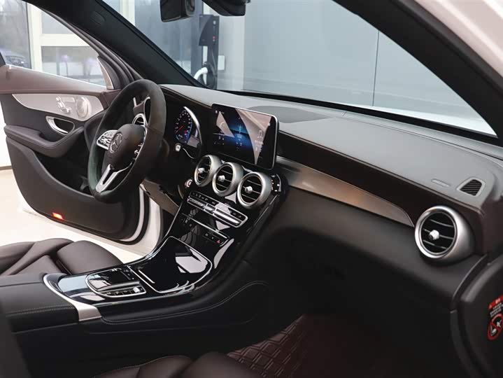 Mercedes-Benz GLC 2021 GLC 260 L 4 MATIC — фото 25