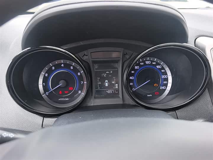 Changan CS15 2016 1.5 L MT — фото 12
