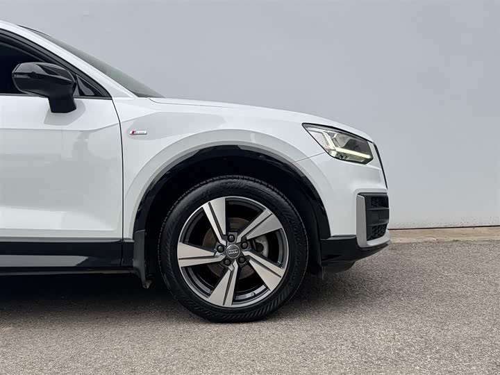Audi Q2L 2020 35 TFSI — фото 12