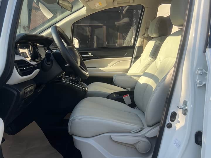 Trumpchi M6 2021 270 T MT ( ) — фото 6