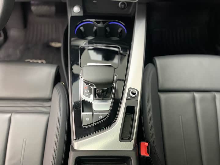 Audi A5 2024 Sportback 40 TFSI — фото 18