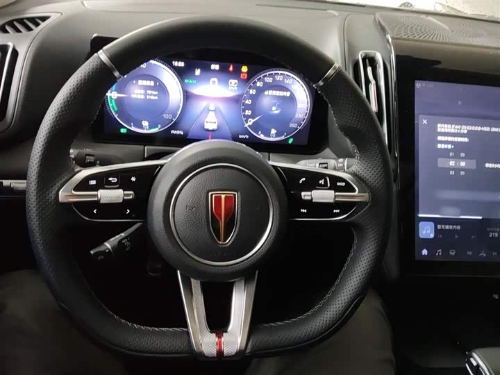 Hongqi HS3 PHEV 2024 115km — фото 11