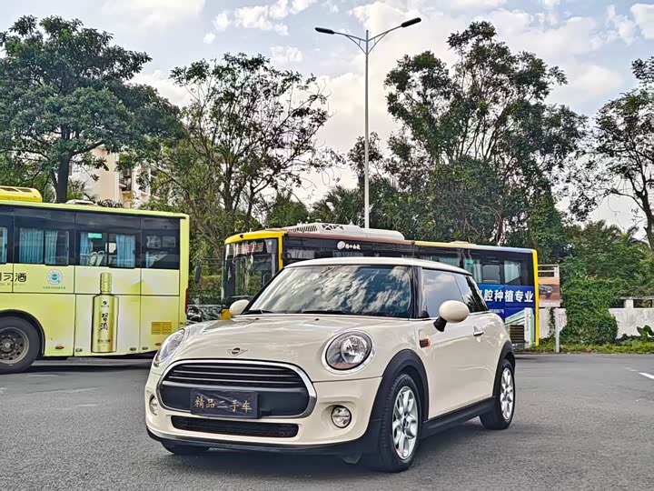 MINI Hatch — фото 1