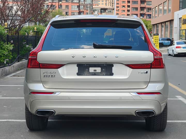 Volvo XC60 2019 T 5 4 WD VI — фото 4