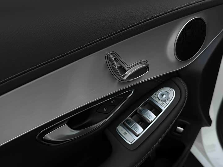 Mercedes-Benz GLC 200 L 4MATIC — фото 17