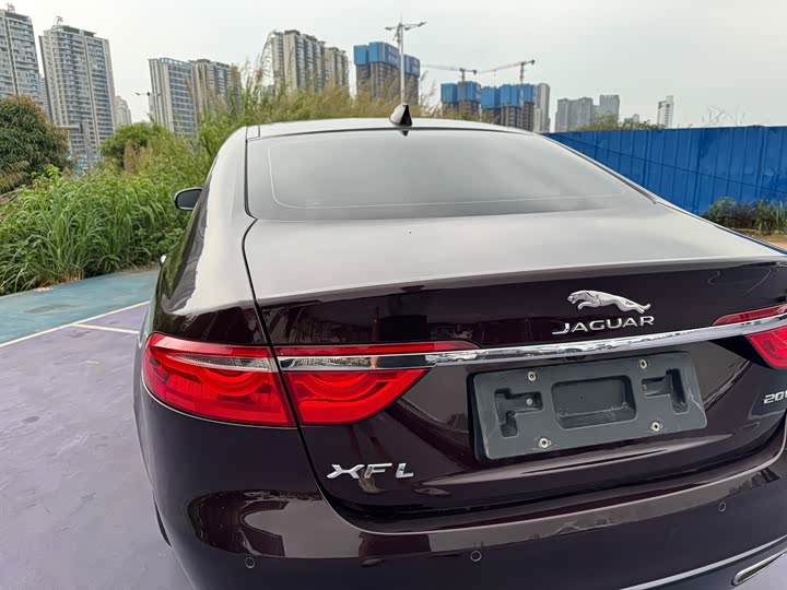 Jaguar XFL 2017 XFL 2.0 T 200 PS — фото 16
