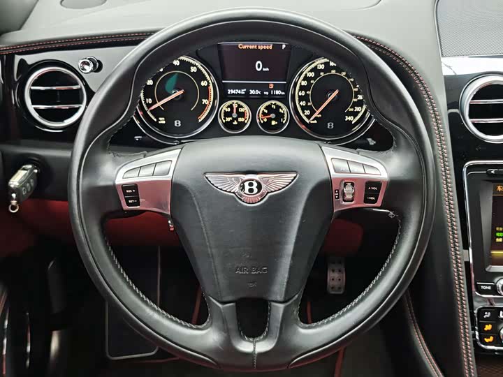 Bentley Flying Spur — фото 12