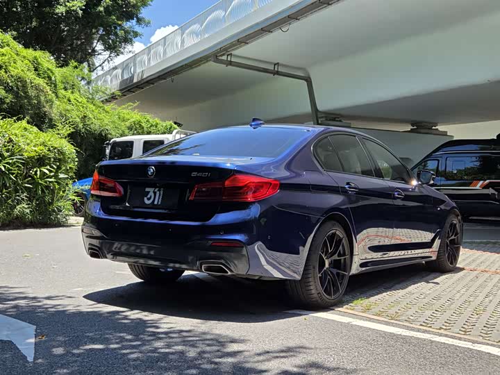 BMW 5 Series 540i M спортпакет — фото 5