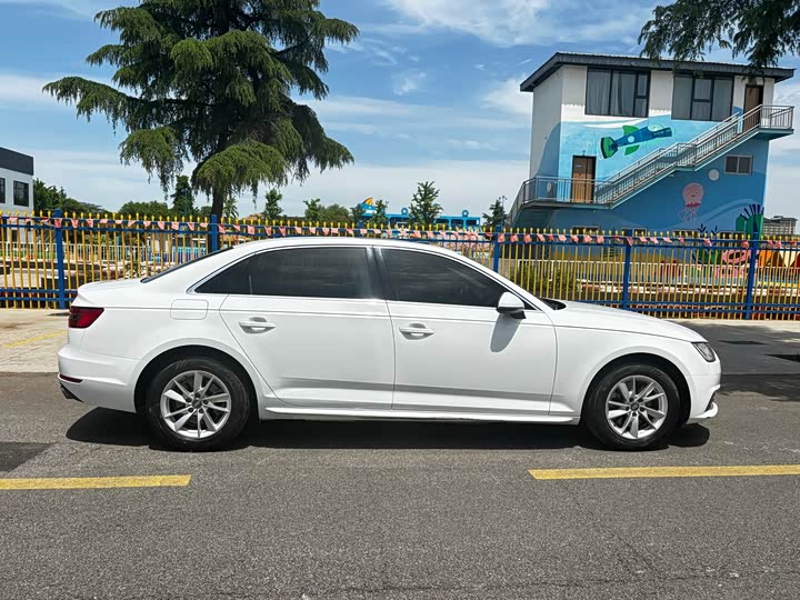 Audi A4L 2017 Plus 40 TFSI — фото 6