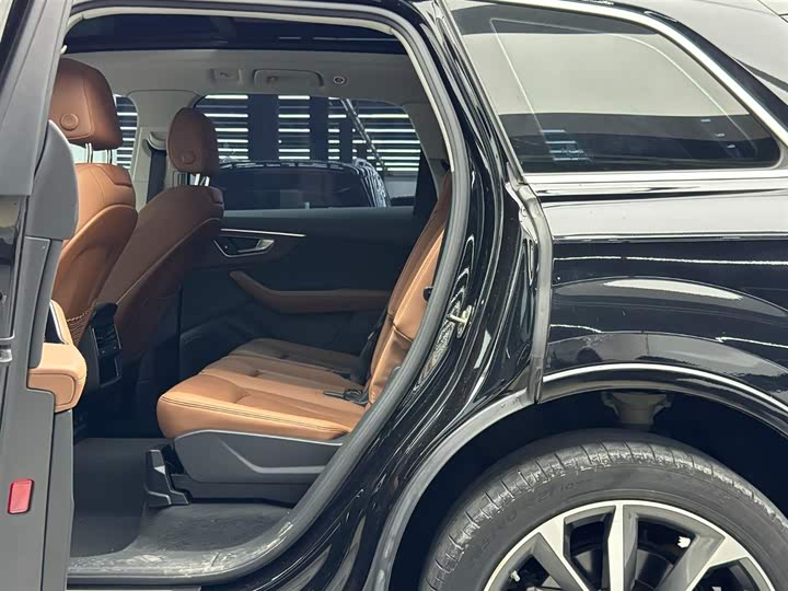 Audi Q7 2023 55 TFSI quattro S line Sport — фото 7