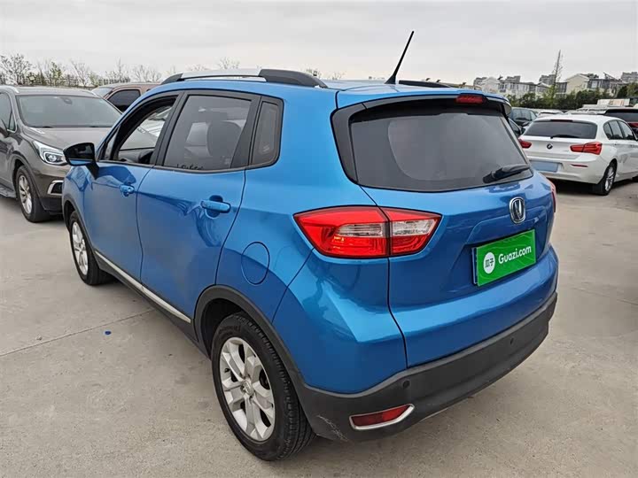 Changan CS15 2016 1.5 L AT — фото 23