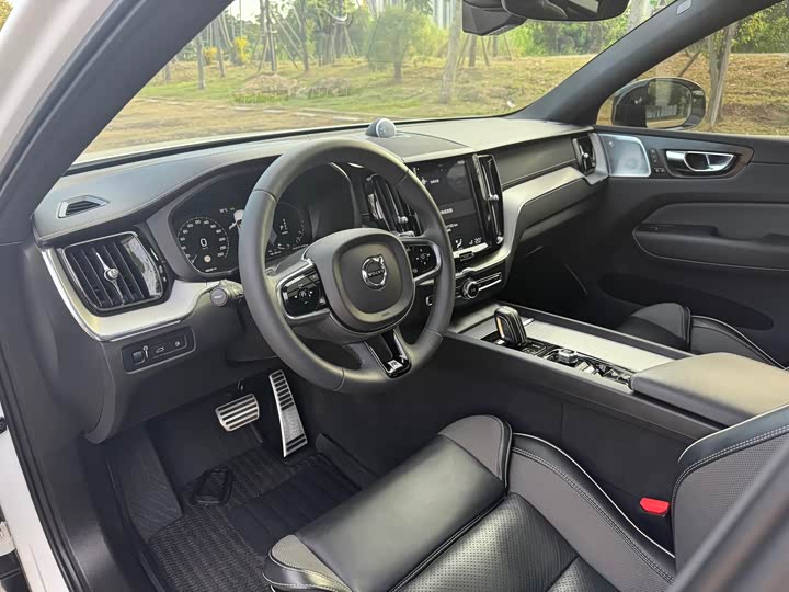 Volvo XC60 Hybrid 2020 T 8 E Hybrid — фото 11