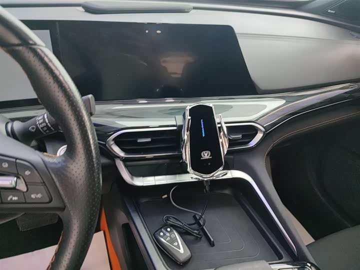 Changan UNI-T 2022 1.5 T Flagship — фото 9