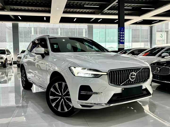 Volvo XC60 2023 B 5 4 WD — фото 2