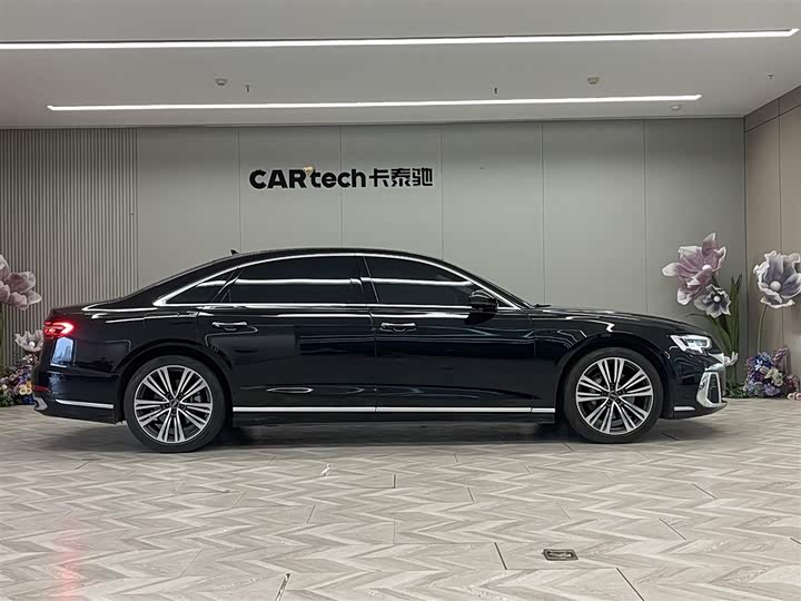 Audi A8 2023 A 8 L 45 TFSI quattro Luxury — фото 4