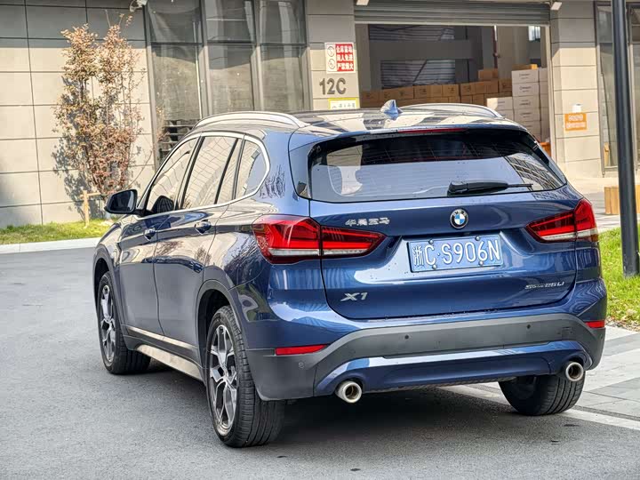 BMW X1 2021 s Drive 25 Li Leading — фото 3