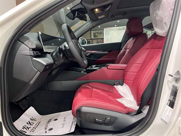 BMW 5-Series 2025 530 Li Leading M — фото 27