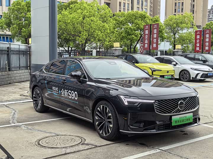 Volvo S90 Hybrid 2026 Hybrid 4 WD — фото 3