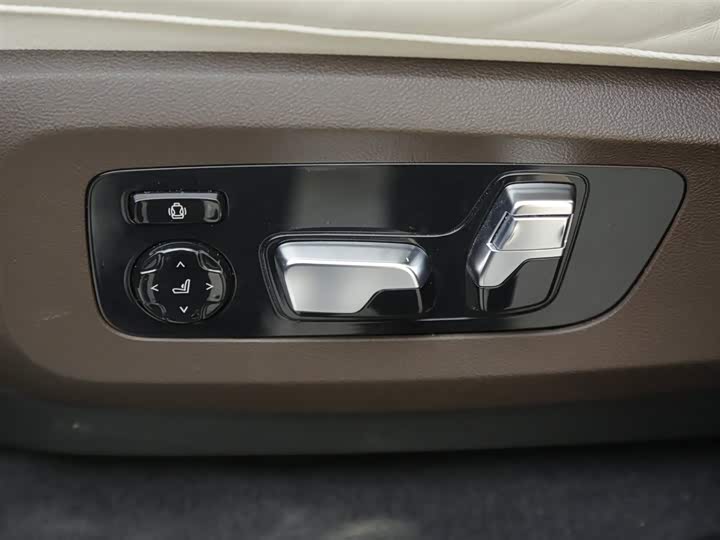 BMW X5 2023 x Drive 40 Li M — фото 10