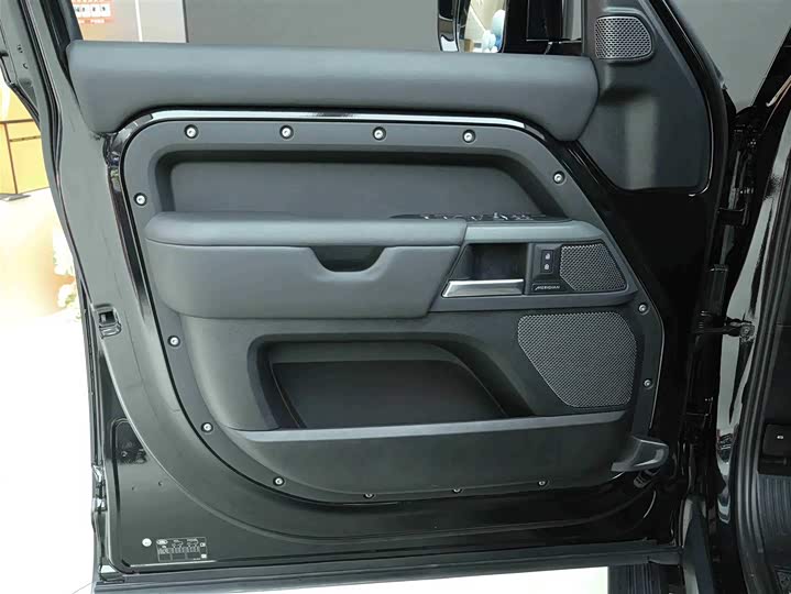 Land Rover Defender — фото 14