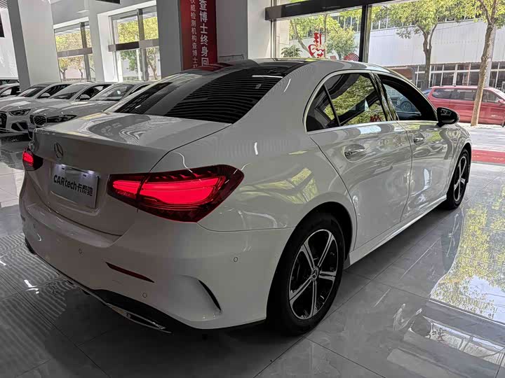 Mercedes-Benz A-Class 2024 A 200 L — фото 5