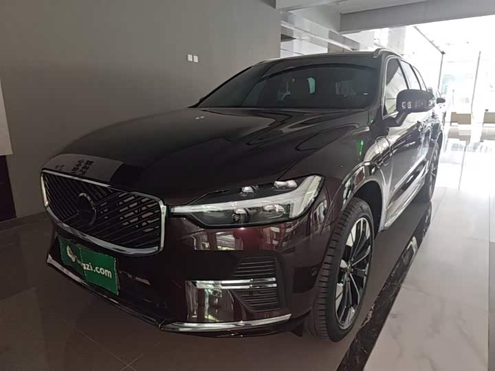 Volvo XC60 Hybrid 2026 Hybrid 4 WD — фото 1