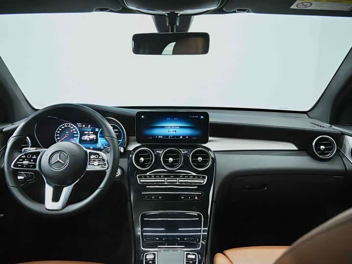 Mercedes-Benz GLC 2023 GLC 260 4 MATIC SUV — фото 6